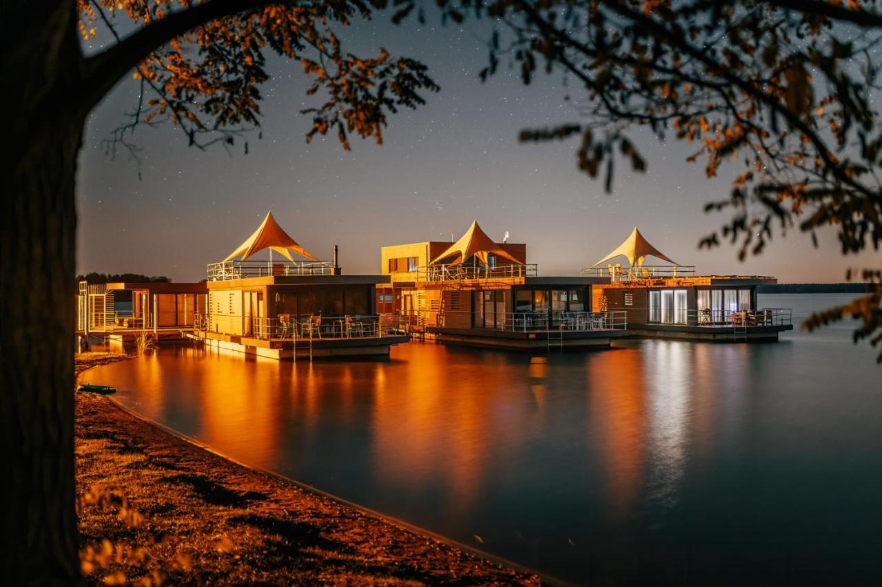 Schwimmende Ferienhaeuser Auf Dem See - Spreewald Vetschau Exterior foto