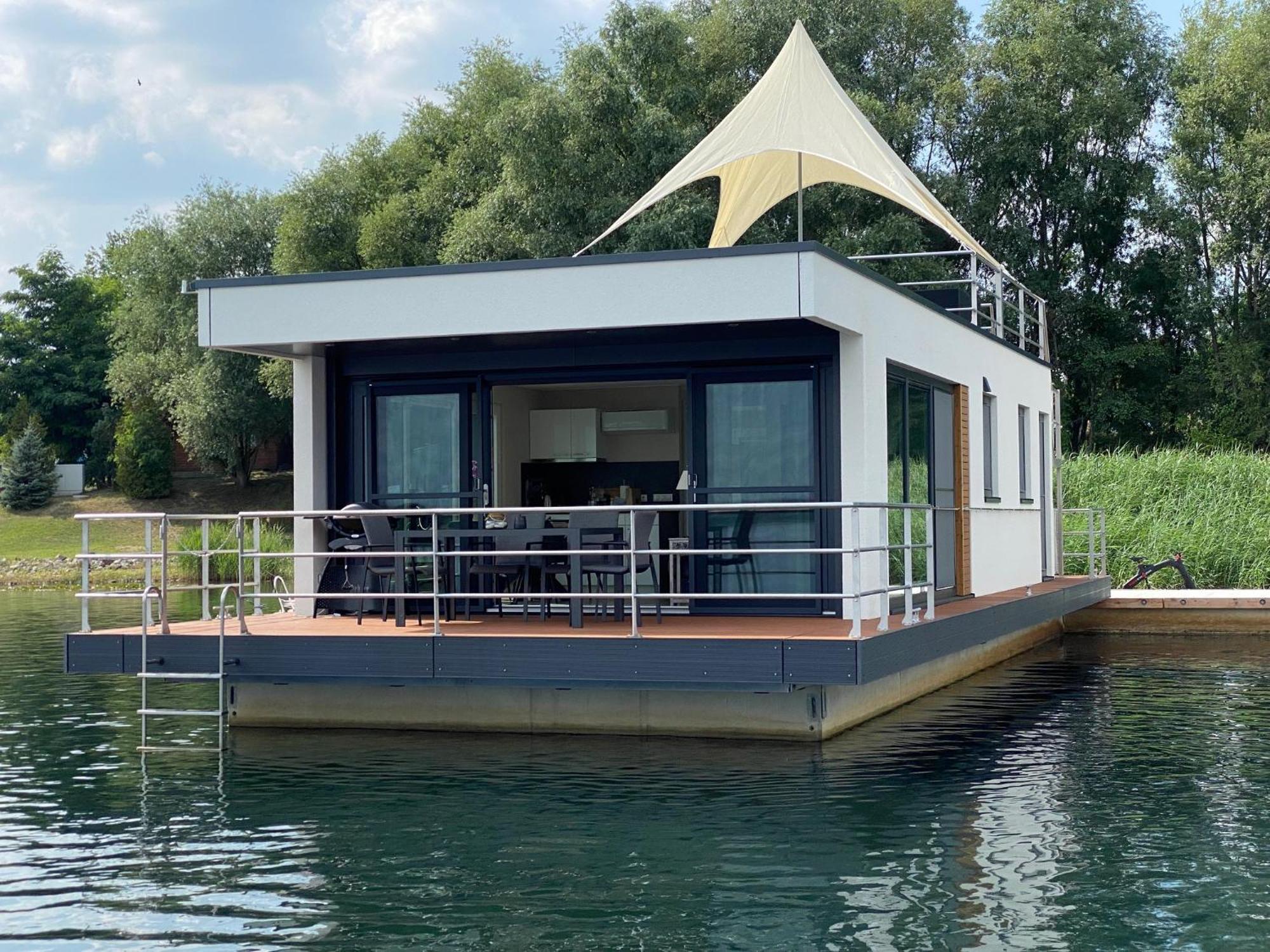 Schwimmende Ferienhaeuser Auf Dem See - Spreewald Vetschau Quarto foto